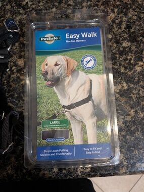 PetSafe Easy Walk No-Pull Harness - Black